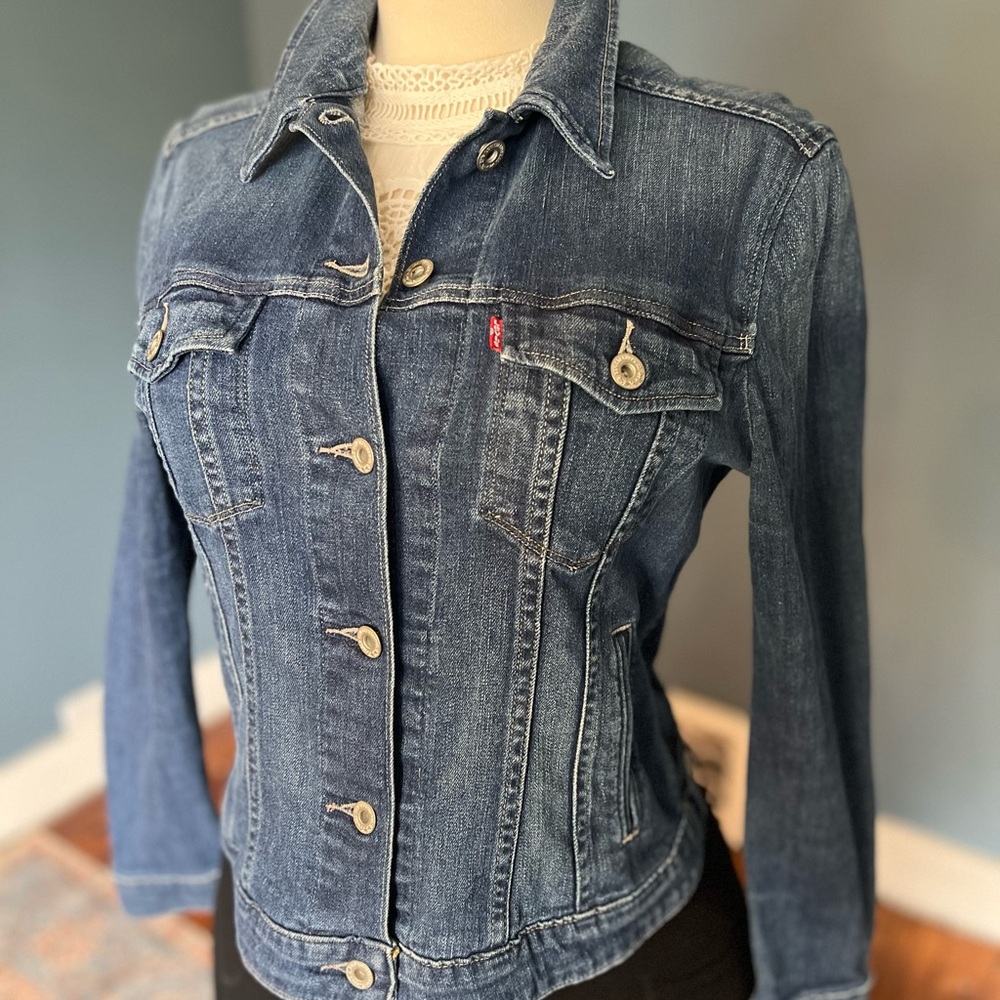 Levi's Women's Classic Indigo Jean Jacket